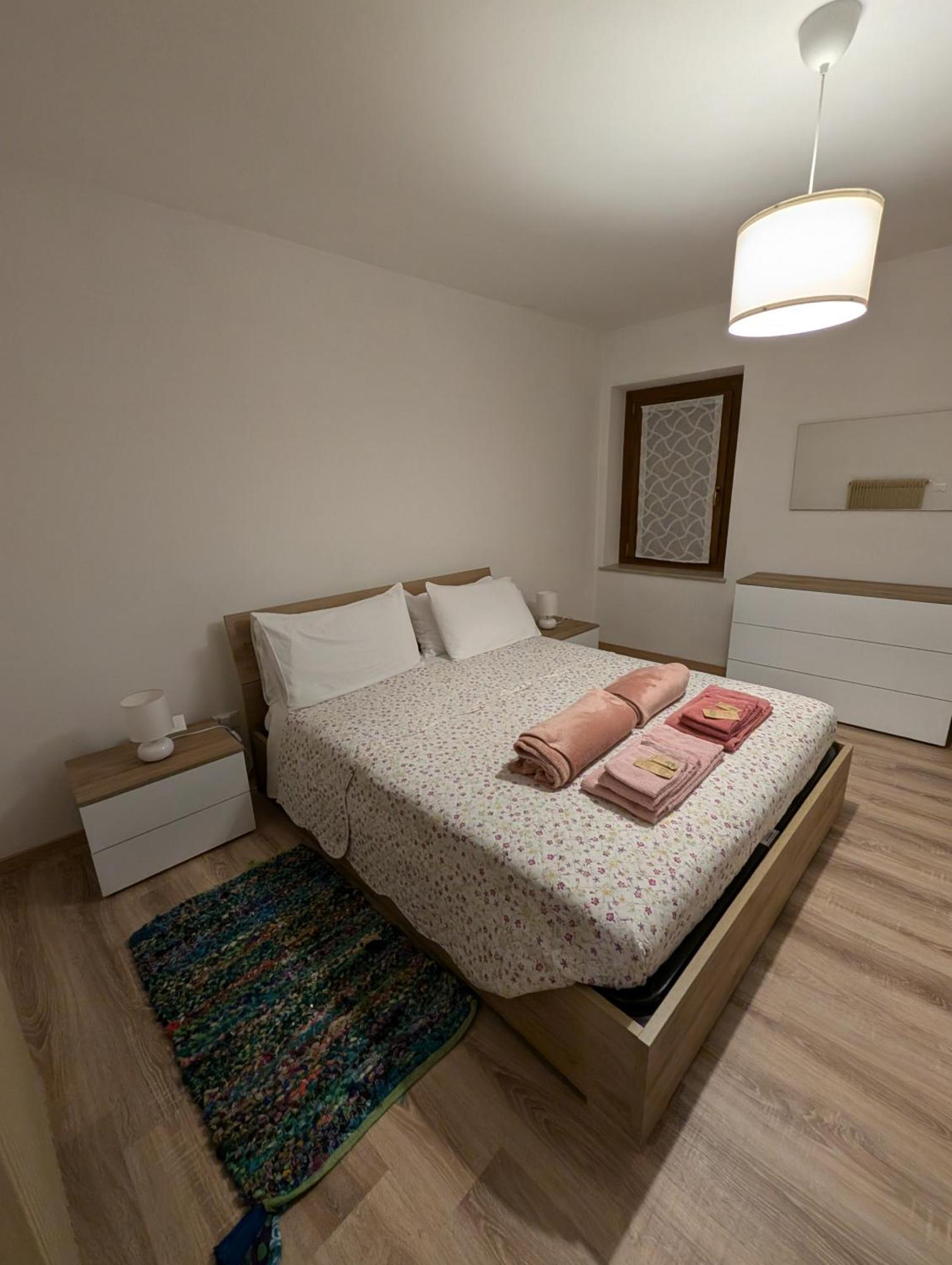 Spazioso E Completo Appartamento Con 3 Camere, Doppi Servizi, Fino A 8 Posti Letto 佩达韦纳 外观 照片