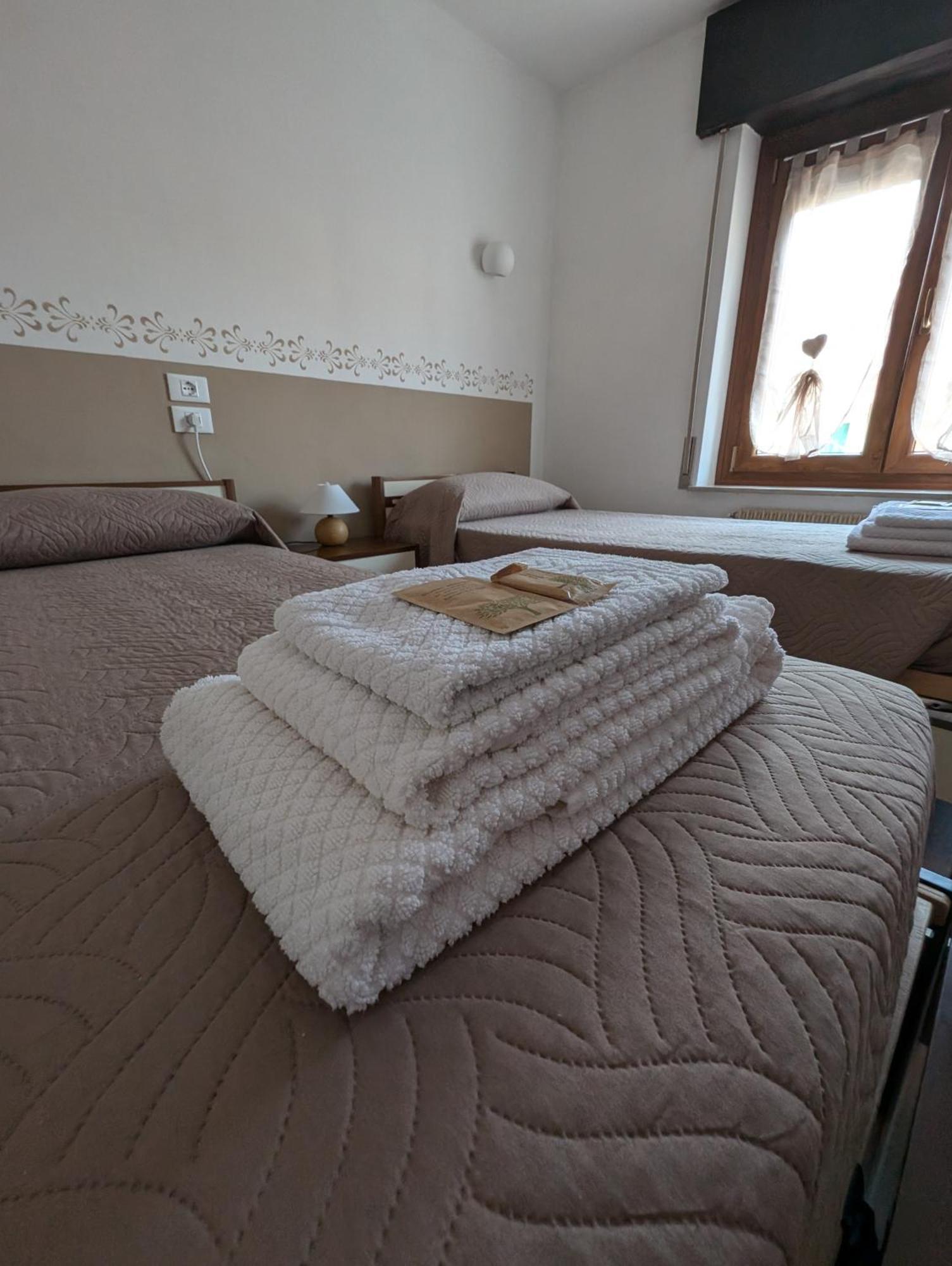 Spazioso E Completo Appartamento Con 3 Camere, Doppi Servizi, Fino A 8 Posti Letto 佩达韦纳 外观 照片