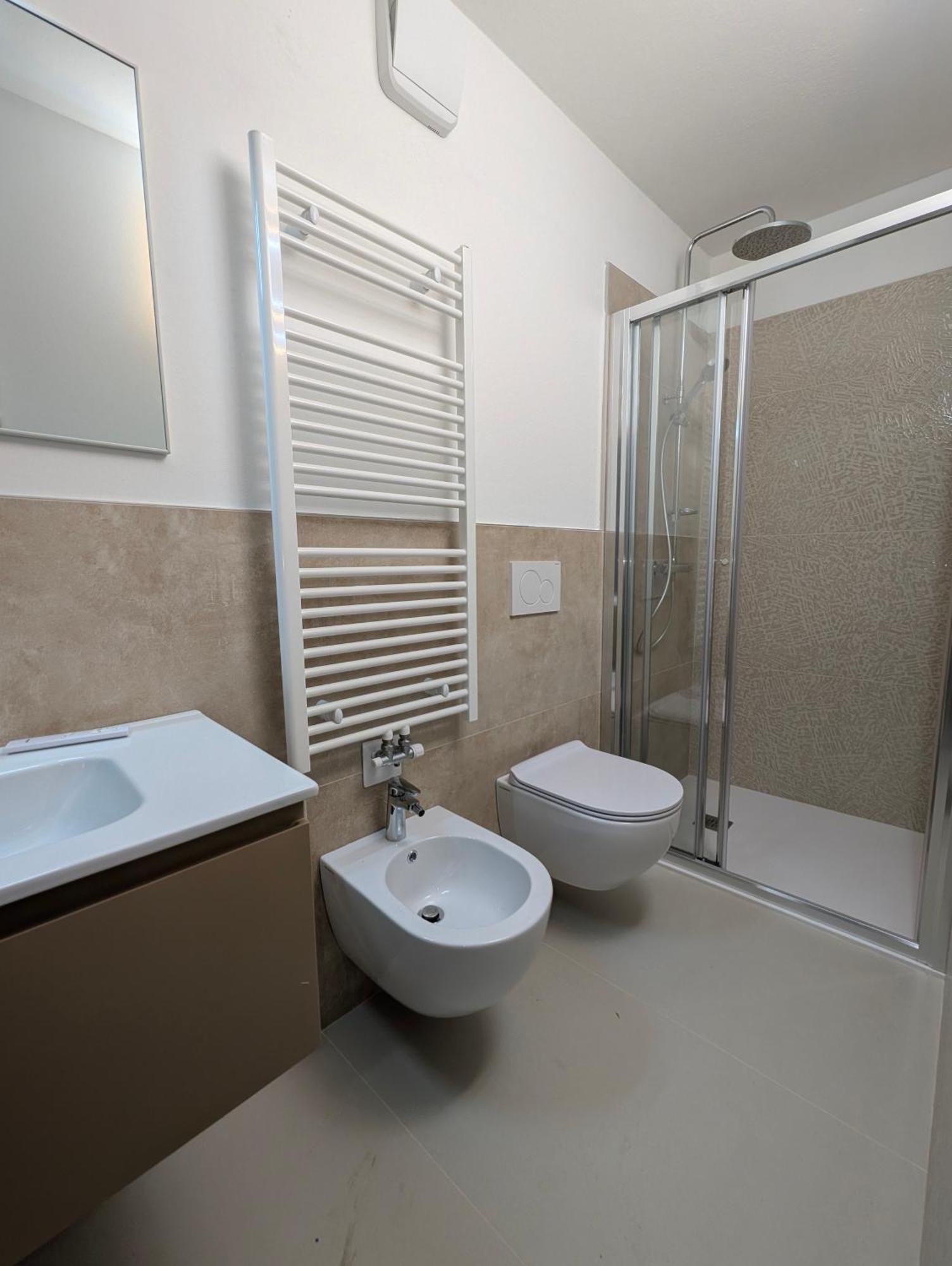 Spazioso E Completo Appartamento Con 3 Camere, Doppi Servizi, Fino A 8 Posti Letto 佩达韦纳 外观 照片